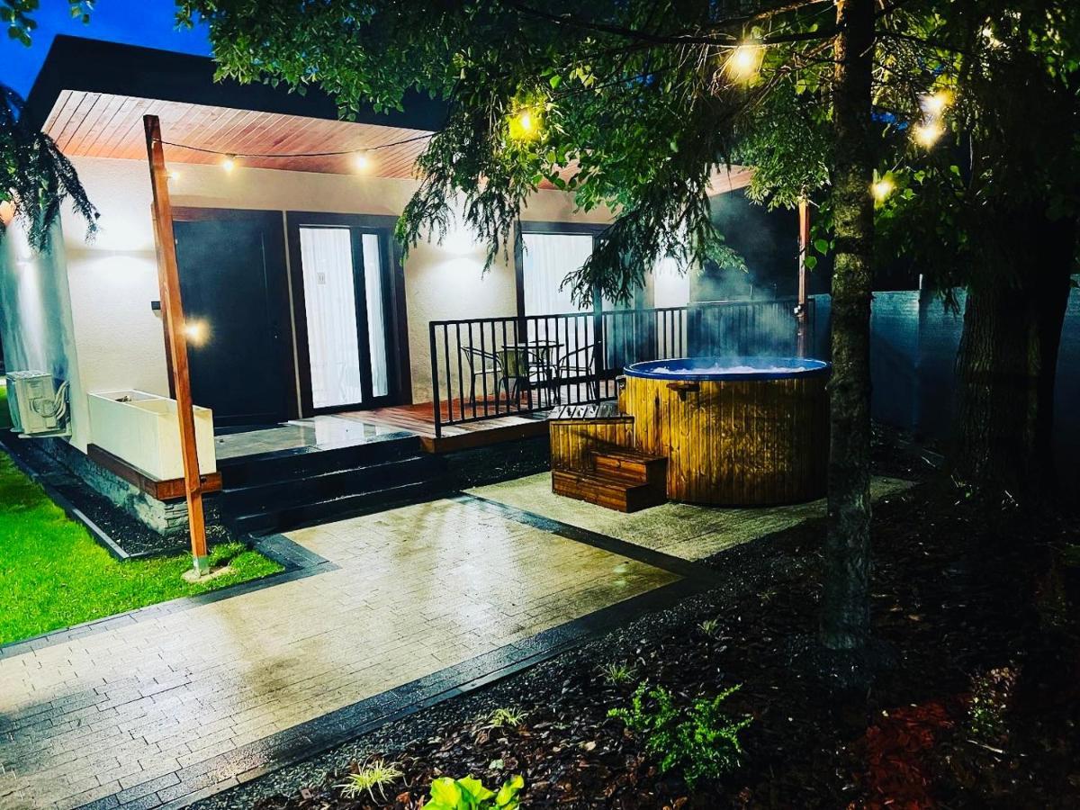 Wrzos Resort & Wellness **** Domki Caloroczne 벵기에르스카 구르카 외부 사진